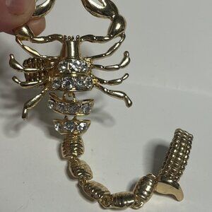 Gold-Tone Rhinestone Articulated Scorpion 2 Finger Adjustable Elastic Band Ring